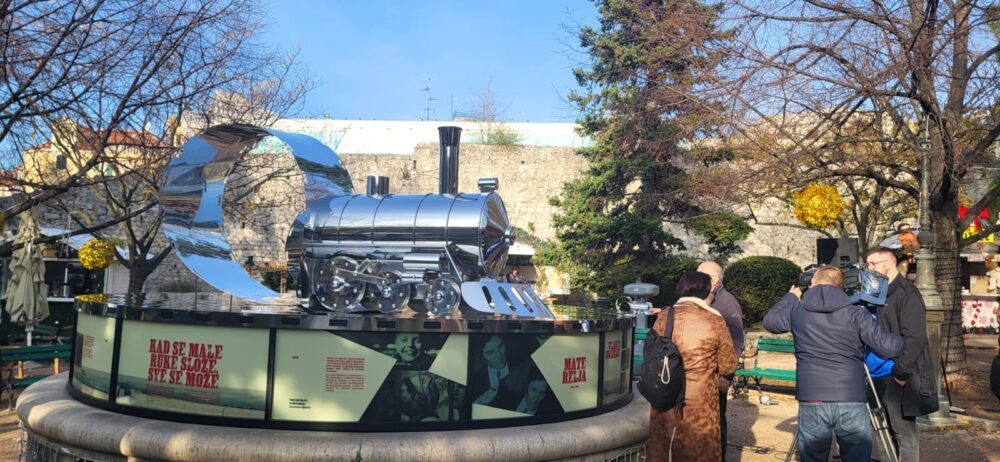 dc4648f9-95de-4bcb-9ffb-5af4a87ab6c8